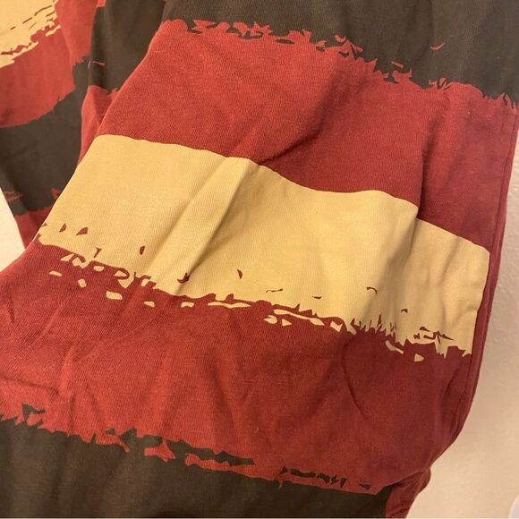 The Roadster Life co burgundy red tan stripe T-shirt with pocket men’s size XL - Picture 3 of 8